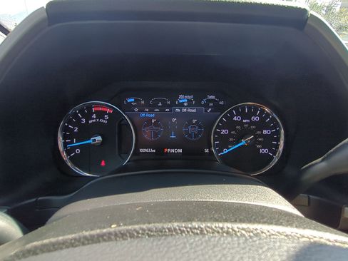 Used 2020 Ford F350 Lariat w/ Chrome Package image 21