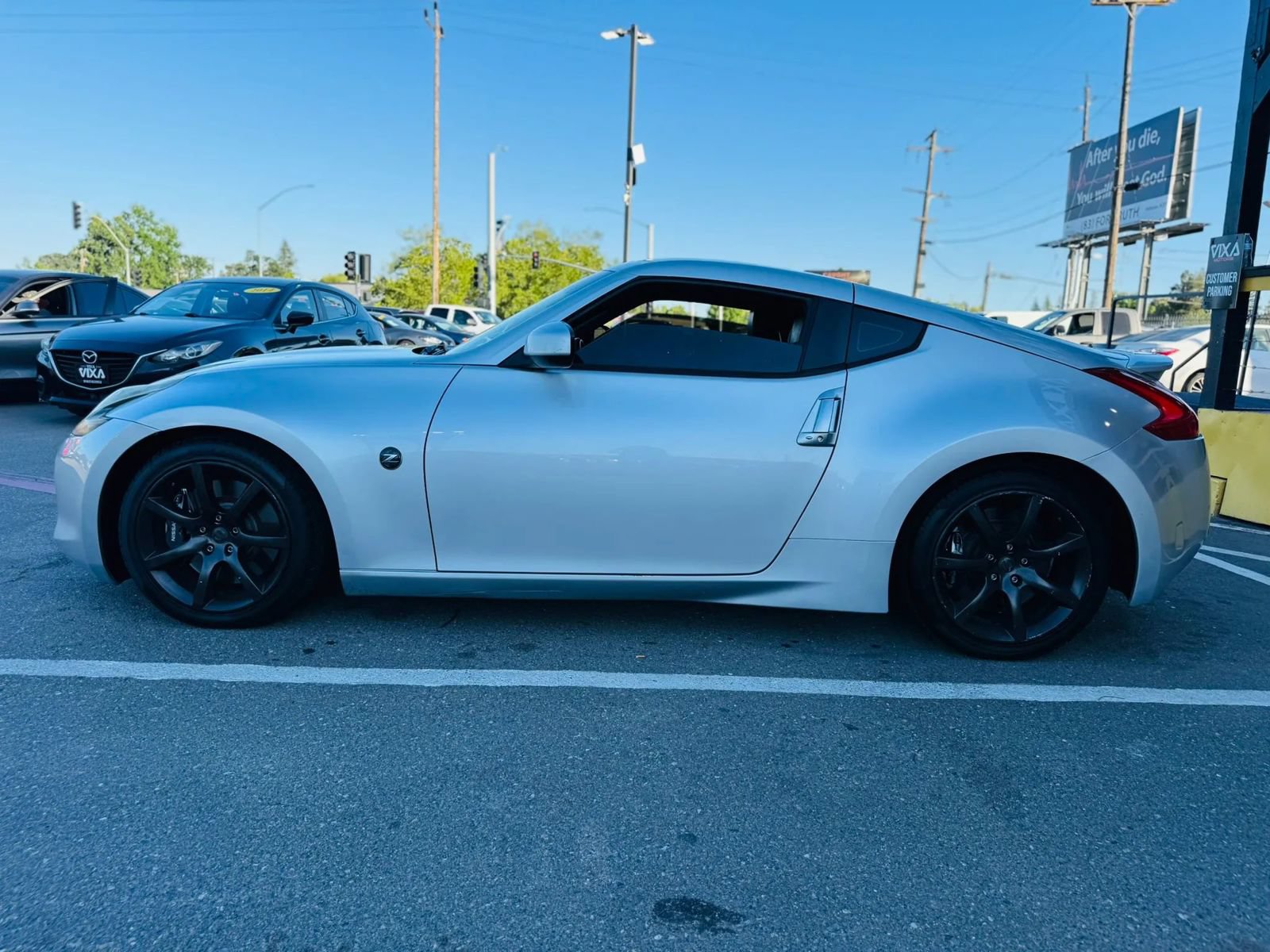 Used 2009 Nissan 370Z Touring w/ Sport Pkg RWD image 8