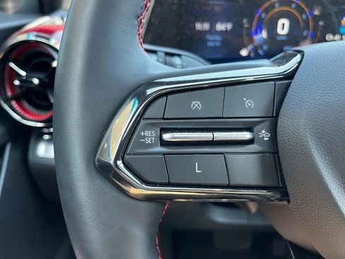 Used 2025 Chevrolet Equinox RS w/ Safety and Technology Package image 17