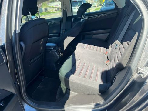 Used 2015 Ford Fusion SE w/ Equipment Group 201A AWD/4WD image 28