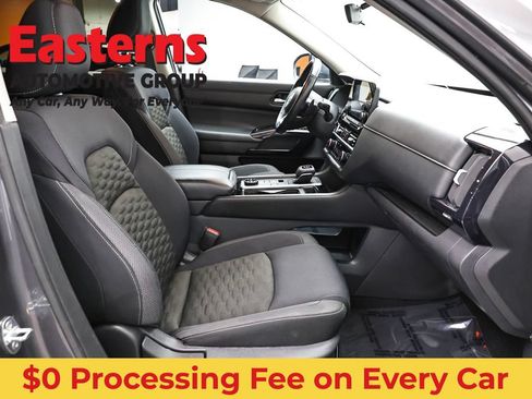 Used 2022 Nissan Pathfinder SV AWD/4WD image 25