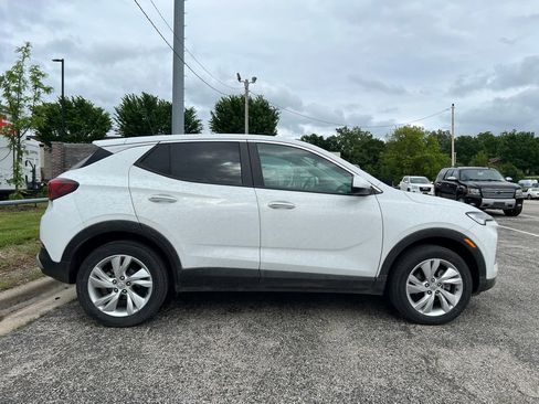 Used 2025 Buick Encore GX Preferred AWD/4WD image 2