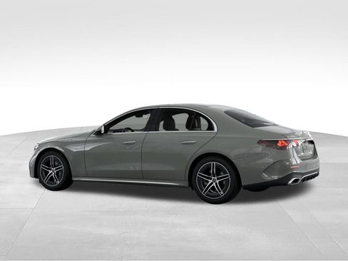 New 2026 Mercedes-Benz E 350 4MATIC Sedan image 31