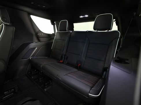 Used 2025 GMC Yukon AT4 Ultimate w/ LPO, Illumination Package image 15