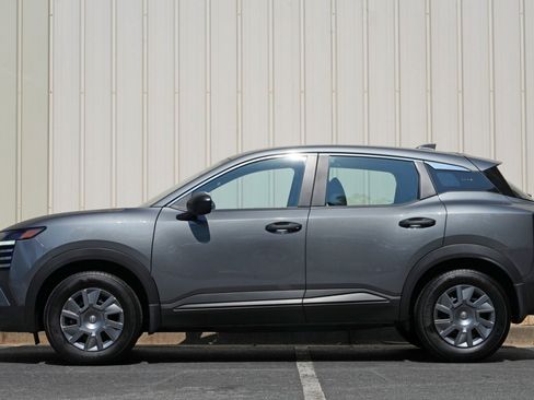 Used 2025 Nissan Kicks S FWD image 8