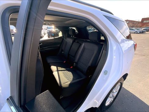 Used 2023 Chevrolet Equinox LT image 14