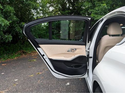 Used 2020 BMW 330i xDrive Sedan w/ Driving Assistance Package AWD/4WD image 11