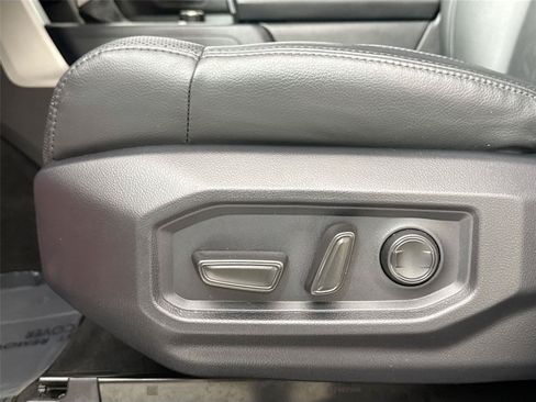 Used 2025 Toyota Tundra SR5 w/ SR5 Premium Package AWD/4WD image 27