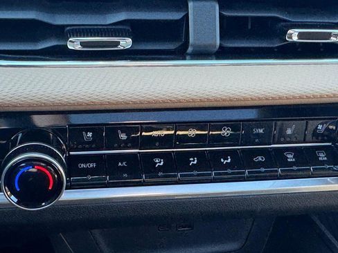 New 2026 Chevrolet Equinox ACTIV w/ Convenience Package III image 17