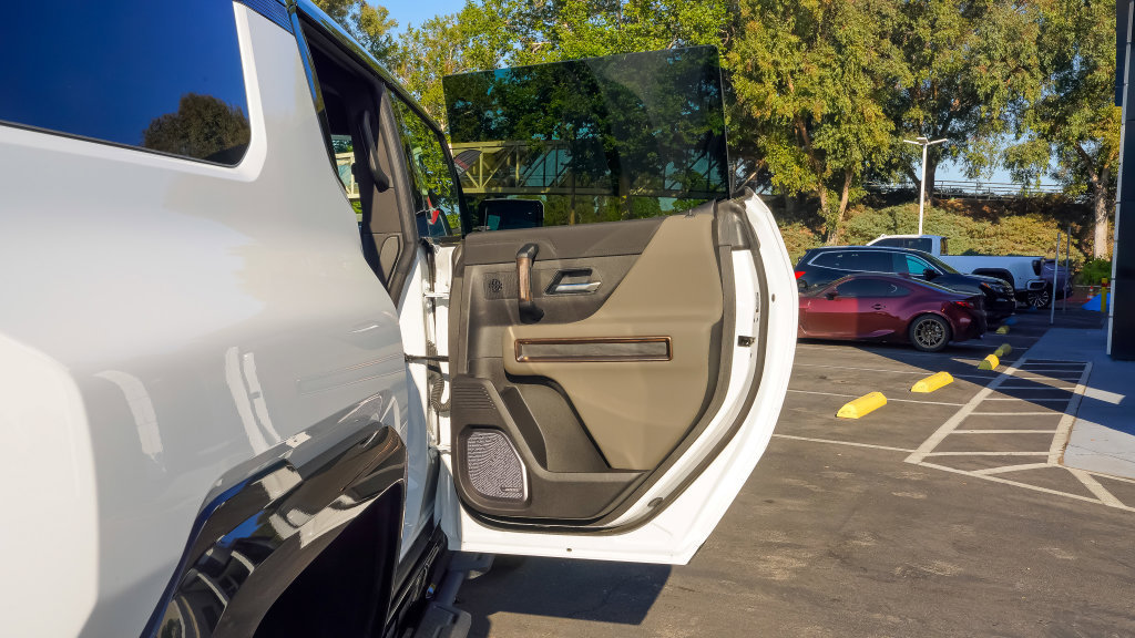 Used 2025 GMC Hummer EV 2X w/ Extreme Off-Road Package AWD/4WD image 19
