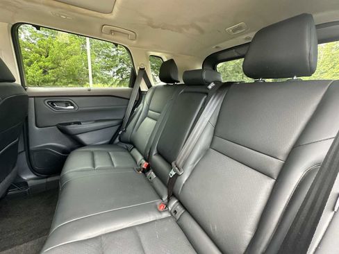 Used 2023 Nissan Rogue SV w/ SV Premium B Package AWD/4WD image 19