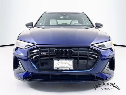 Used 2022 Audi e-tron Chronos w/ Chronos Package image 2