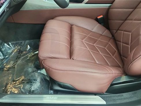 Used 2025 BMW i7 eDrive50 image 37