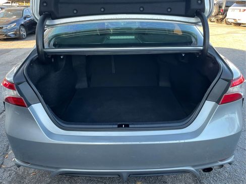 Used 2019 Toyota Camry SE image 14
