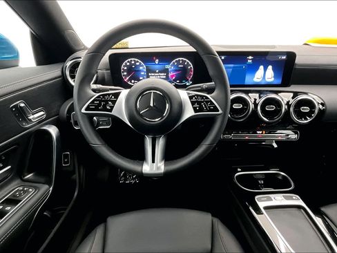 Used 2026 Mercedes-Benz CLA 250 image 4