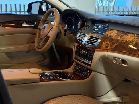 Used 2012 Mercedes-Benz CLS 550 image 18