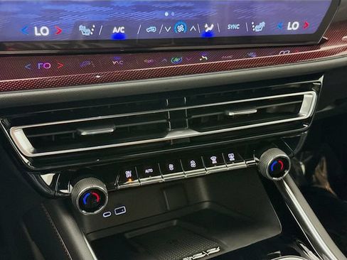 New 2026 Chevrolet Traverse Z71 w/ Enhanced Driving Package AWD/4WD image 17