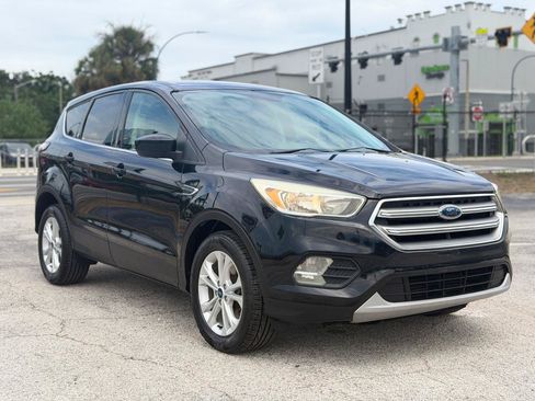 Used 2017 Ford Escape SE FWD image 7