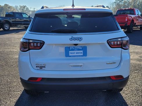 Used 2023 Jeep Compass Latitude w/ Sun and Sound Group image 8