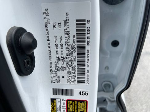 Used 2022 Toyota Tacoma SR AWD/4WD image 33