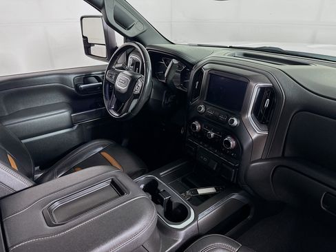 Used 2021 GMC Sierra 2500 AT4 w/ Snow Plow Prep/Camper Package AWD/4WD image 28