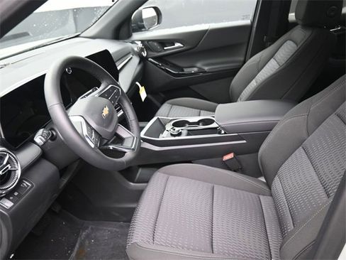 New 2026 Chevrolet Equinox LT image 8