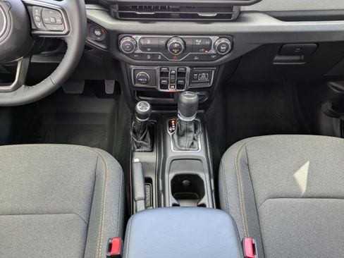 New 2025 Jeep Gladiator Sport image 20