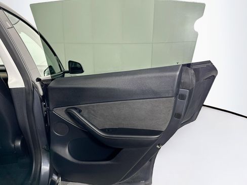 Used 2022 Tesla Model Y Performance image 29