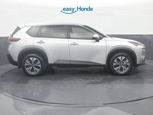 Used 2022 Nissan Rogue SV FWD image 8