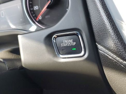 Used 2018 GMC Acadia SLE image 16