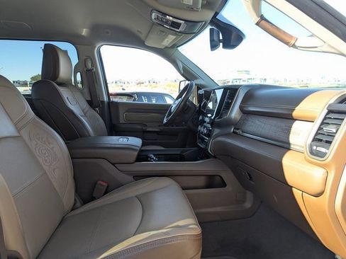 Used 2023 RAM 2500 Limited image 33