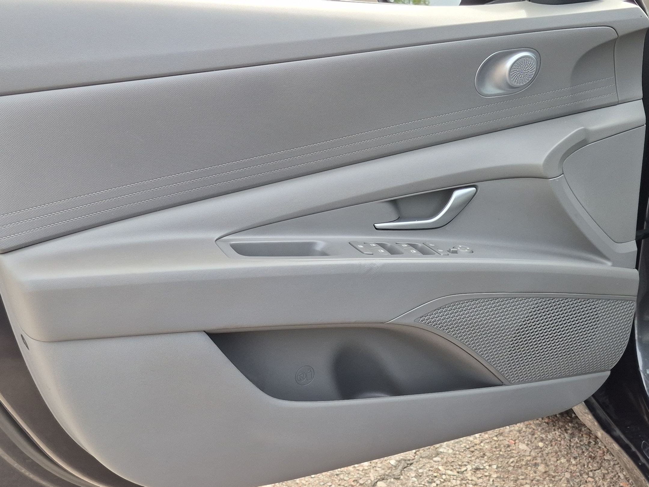 Used 2023 Hyundai Elantra SEL FWD image 11