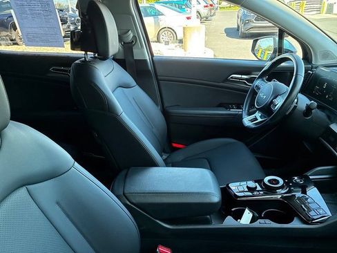 Used 2024 Kia Sportage EX AWD/4WD image 8