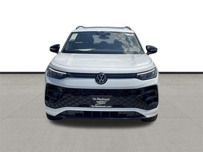 New 2025 Volkswagen Tiguan SE R-Line