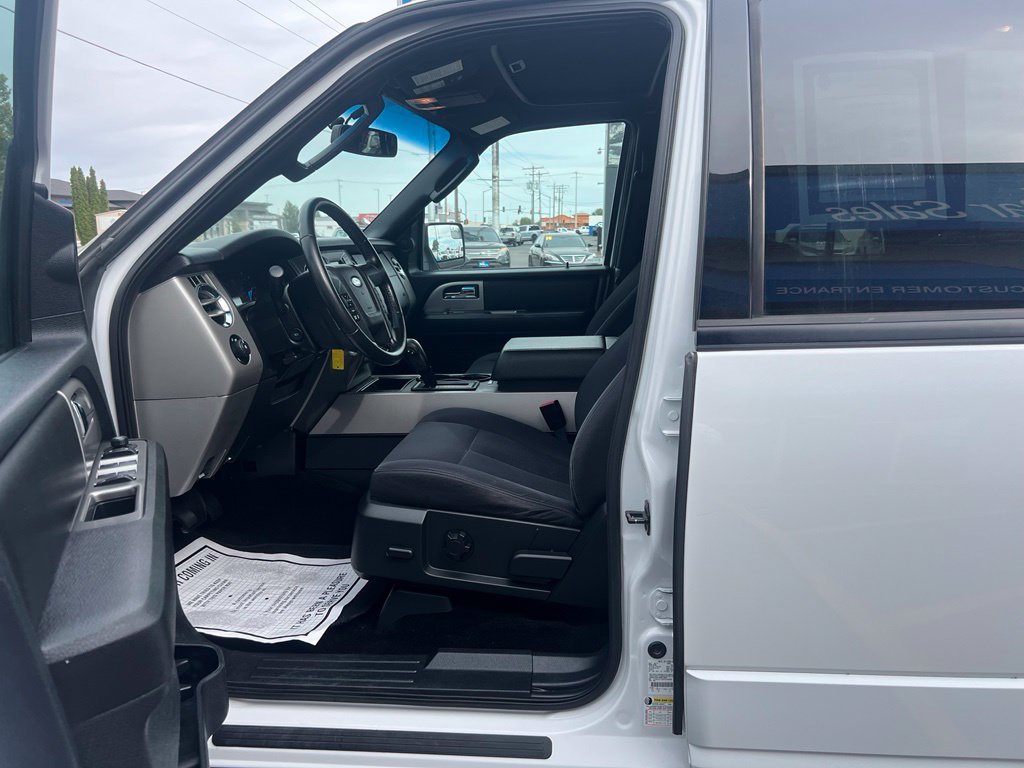 Used 2015 Ford Expedition XLT AWD/4WD image 15