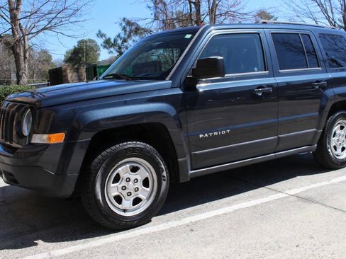 Used 2015 Jeep Patriot Sport w/ Power Value Group image 1