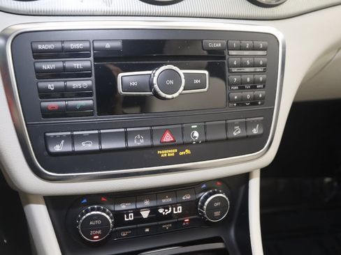 Used 2015 Mercedes-Benz GLA 250 4MATIC image 26