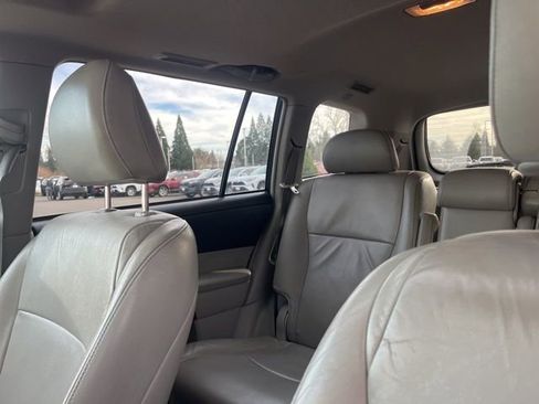Used 2010 Toyota Highlander Limited image 9