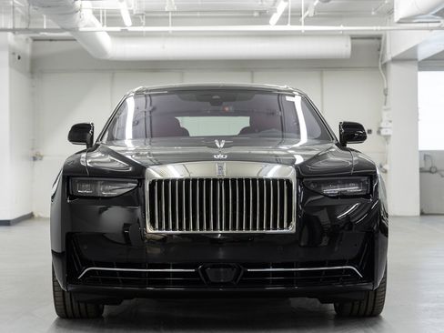 Used 2025 Rolls-Royce Ghost image 6