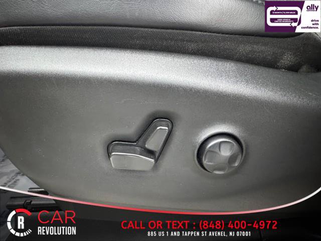 Used 2023 Chrysler Pacifica Touring-L FWD image 20