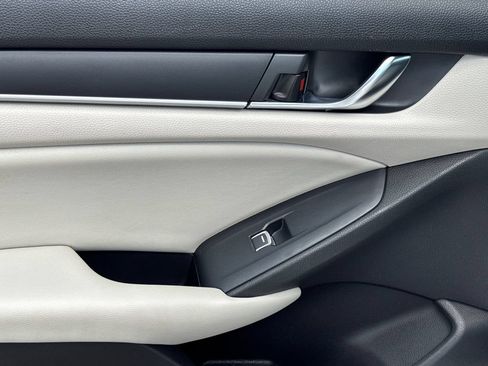Used 2018 Honda Accord LX image 21