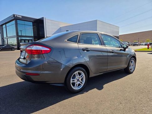 Used 2019 Ford Fiesta SE FWD image 4
