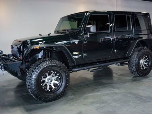 Used 2012 Jeep Wrangler Unlimited Sahara w/ Connectivity Group image 3