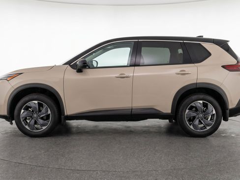 Used 2025 Nissan Rogue SV FWD image 5