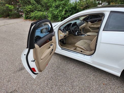 Used 2014 Mercedes-Benz C 250 Coupe image 28