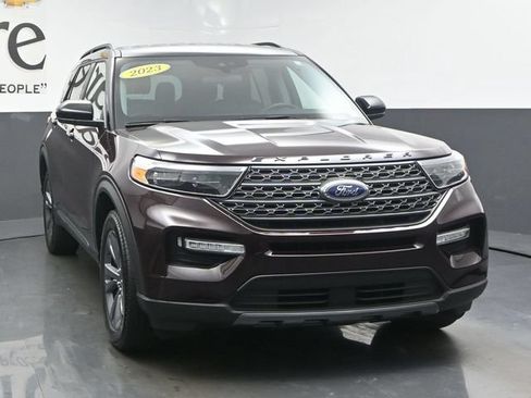 Used 2023 Ford Explorer XLT w/ Equipment Group 202A AWD/4WD image 69