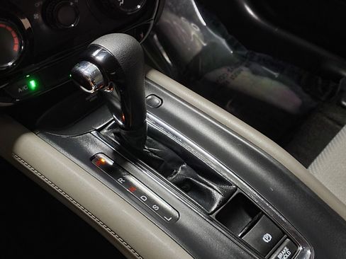 Used 2021 Honda HR-V LX image 32