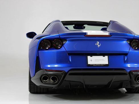 Certified 2022 Ferrari 812 GTS RWD image 63