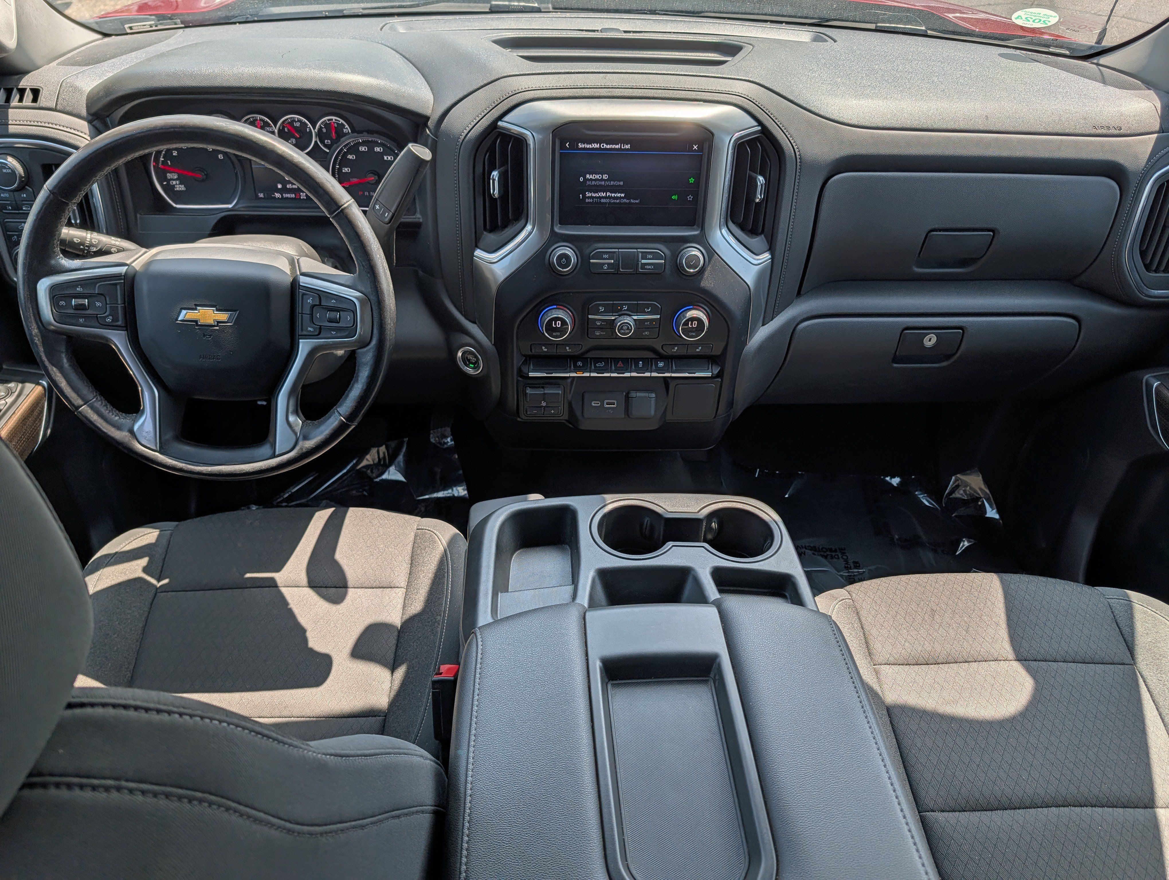 Used 2021 Chevrolet Silverado 1500 LT AWD/4WD image 15