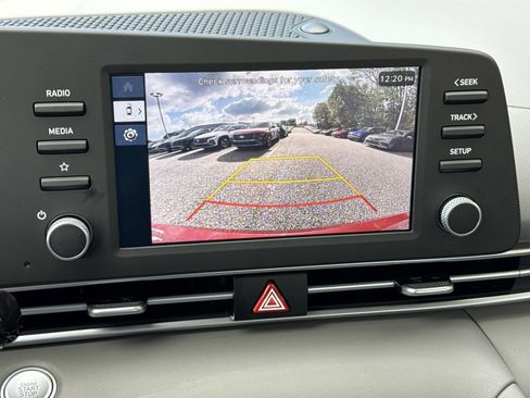 Certified 2025 Hyundai Elantra Sport image 23